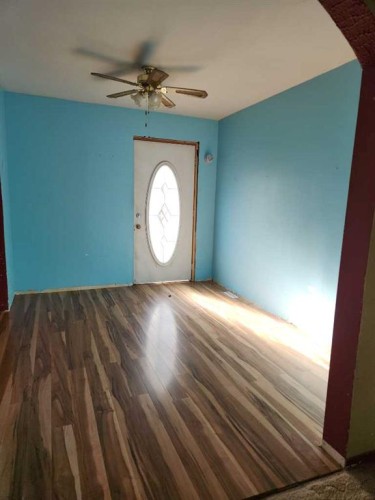 4913-57 Ave ., High Prairie, AB - Indoor Photo Showing Other Room