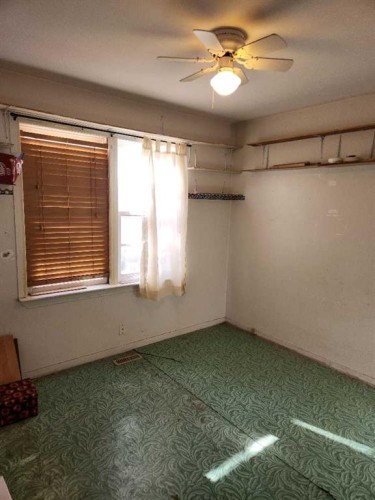 4913-57 Ave ., High Prairie, AB - Indoor Photo Showing Other Room
