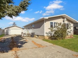 10638 99 Avenue  Grande Cache, AB T0E 0Y0