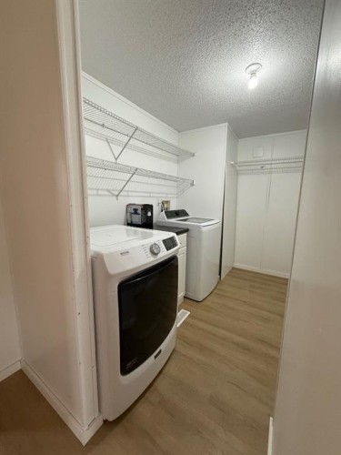 10409 110 Ave, La Crete, AB - Indoor Photo Showing Laundry Room