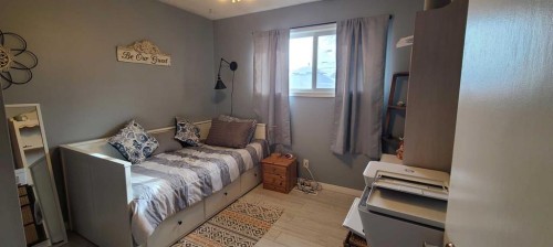 4601 50 Avenue, Grimshaw, AB - Indoor Photo Showing Bedroom