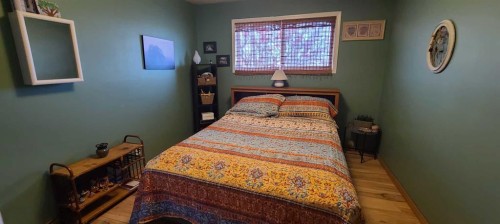 4601 50 Avenue, Grimshaw, AB - Indoor Photo Showing Bedroom