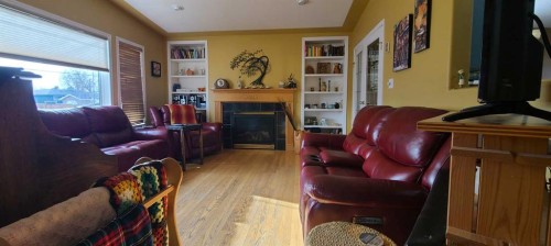 4601 50 Avenue, Grimshaw, AB - Indoor With Fireplace