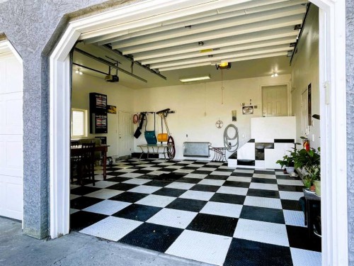 11120 114 Street, Fairview, AB - Indoor Photo Showing Garage