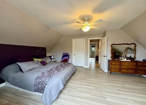 125 Monias Drive, Rural Big Lakes County, AB - Indoor Photo Showing Bedroom
