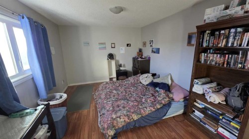 10905 91 Street, Peace River, AB - Indoor Photo Showing Bedroom