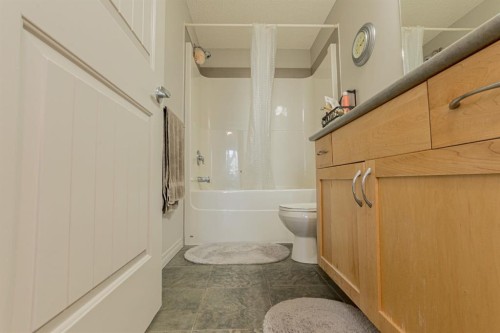 404-12310 102 Street, Grande Prairie, AB - Indoor Photo Showing Bathroom