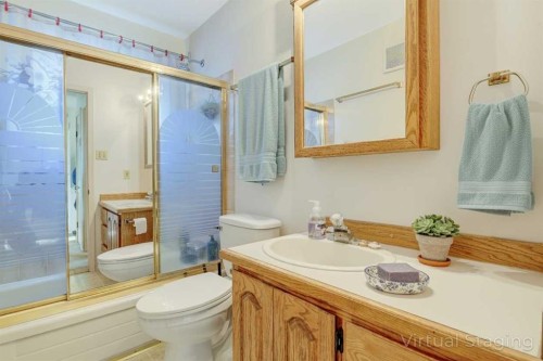 103 11A Street, Beaverlodge, AB - Indoor Photo Showing Bathroom