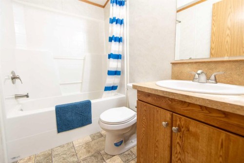 10509 110 Ave, La Crete, AB - Indoor Photo Showing Bathroom