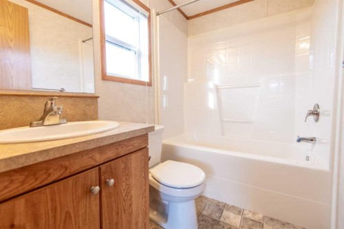 10509 110 Ave, La Crete, AB - Indoor Photo Showing Bathroom