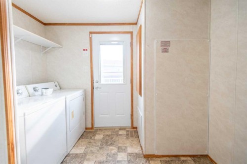 10509 110 Ave, La Crete, AB - Indoor Photo Showing Laundry Room