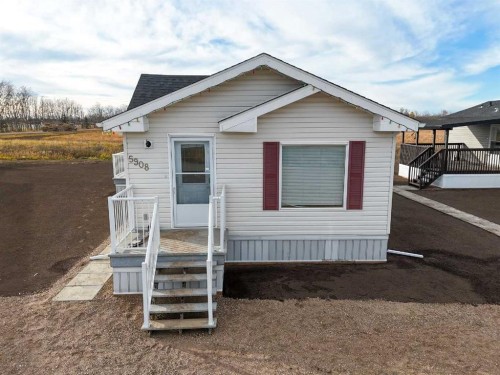10509 110 Ave, La Crete, AB - Outdoor