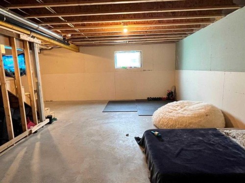11-1049 Alberta Avenue, Debolt, AB - Indoor Photo Showing Basement