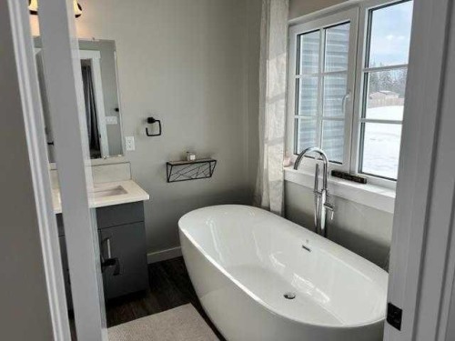 11-1049 Alberta Avenue, Debolt, AB - Indoor Photo Showing Bathroom