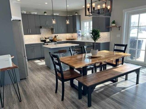 11-1049 Alberta Avenue, Debolt, AB - Indoor Photo Showing Dining Room
