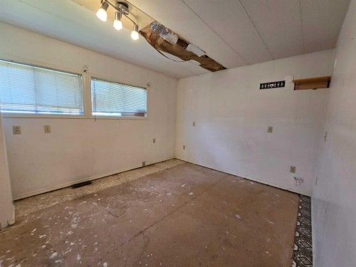 25 Huston Drive, Grimshaw, AB - Indoor