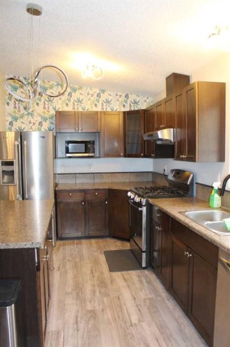 235011 913 Township, Rural Northern Lights, County Of, AB - Indoor Photo Showing Kitchen With Double Sink