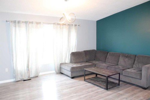 235011 913 Township, Rural Northern Lights, County Of, AB - Indoor Photo Showing Living Room