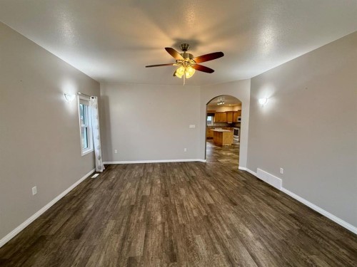 9005 Forest St, La Crete, AB - Indoor Photo Showing Other Room
