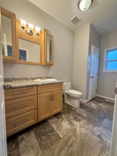 9005 Forest St, La Crete, AB - Indoor Photo Showing Bathroom