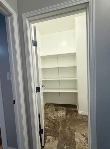 9005 Forest St, La Crete, AB - Indoor