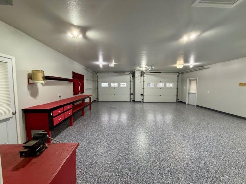 9005 Forest St, La Crete, AB - Indoor Photo Showing Garage