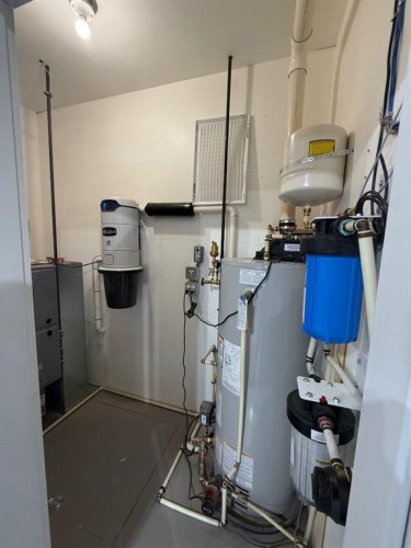 9005 Forest St, La Crete, AB - Indoor Photo Showing Other Room