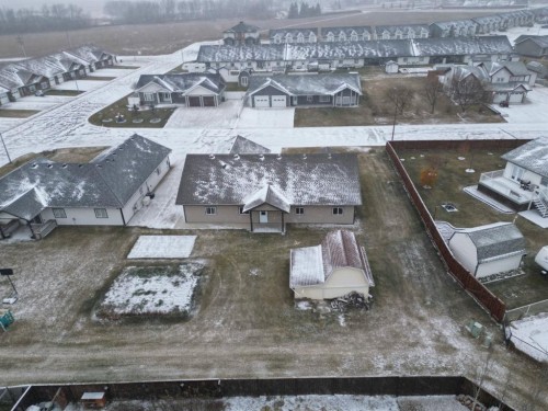 9005 Forest St, La Crete, AB - Outdoor