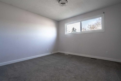 8126 95 St, Peace River, AB - Indoor Photo Showing Other Room