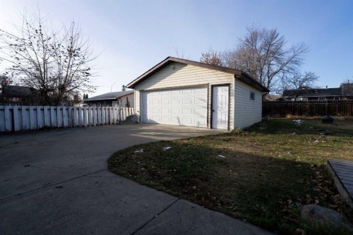 8126 95 St, Peace River, AB - Outdoor