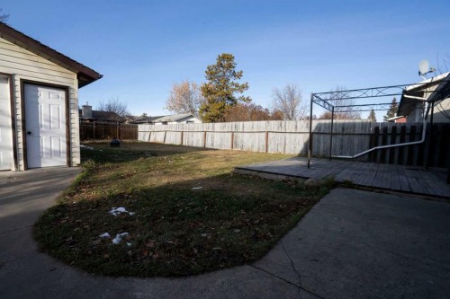 8126 95 St, Peace River, AB - Outdoor
