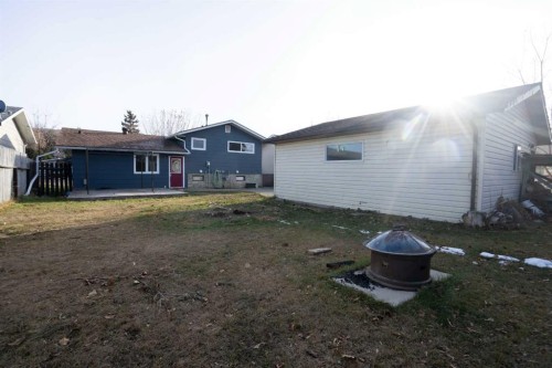 8126 95 St, Peace River, AB - Outdoor