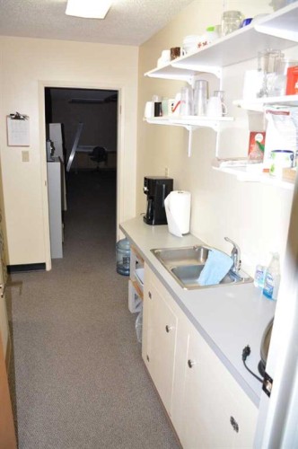 9910 97 Avenue, Peace River, AB 