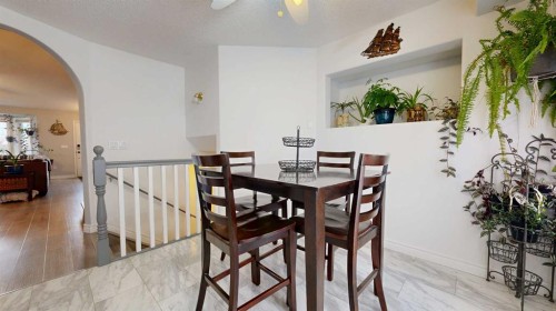 9105 109 Avenue, Grande Prairie, AB - Indoor Photo Showing Dining Room