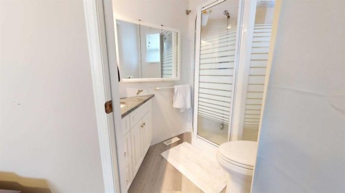 9105 109 Avenue, Grande Prairie, AB - Indoor Photo Showing Bathroom