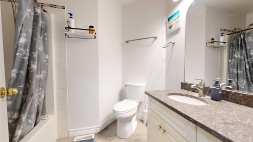 9105 109 Avenue, Grande Prairie, AB - Indoor Photo Showing Bathroom