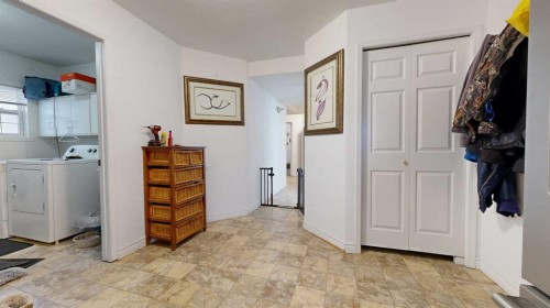 9105 109 Avenue, Grande Prairie, AB - Indoor Photo Showing Laundry Room