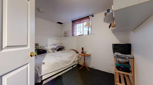 9105 109 Avenue, Grande Prairie, AB - Indoor Photo Showing Bedroom