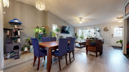 9105 109 Avenue, Grande Prairie, AB - Indoor Photo Showing Dining Room