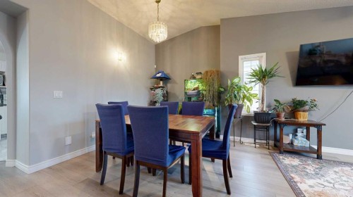 9105 109 Avenue, Grande Prairie, AB - Indoor Photo Showing Dining Room