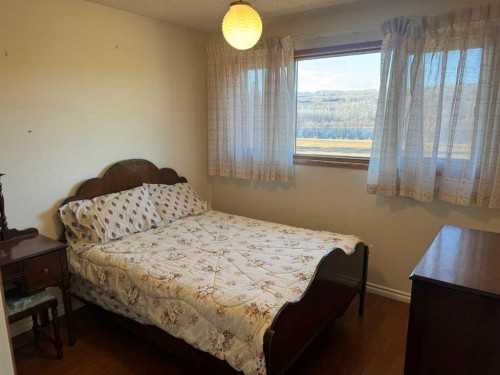 7305 96 Street, Peace River, AB - Indoor Photo Showing Bedroom