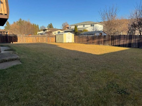 7305 96 Street, Peace River, AB - Outdoor