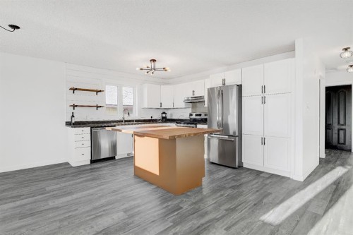 11228 107 Avenue, Fairview, AB - Indoor Photo Showing Kitchen