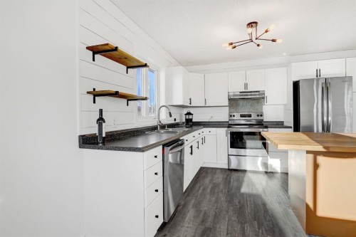 11228 107 Avenue, Fairview, AB - Indoor Photo Showing Kitchen