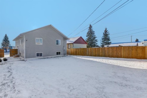 11228 107 Avenue, Fairview, AB - Outdoor