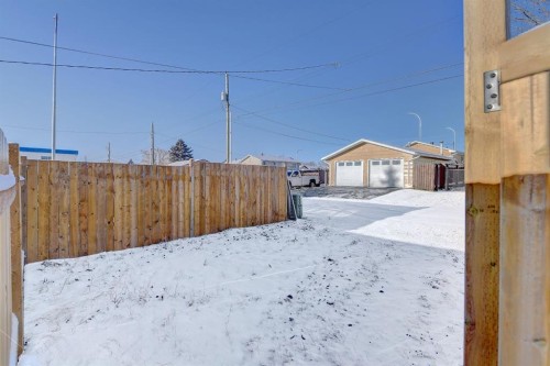 11228 107 Avenue, Fairview, AB - Outdoor