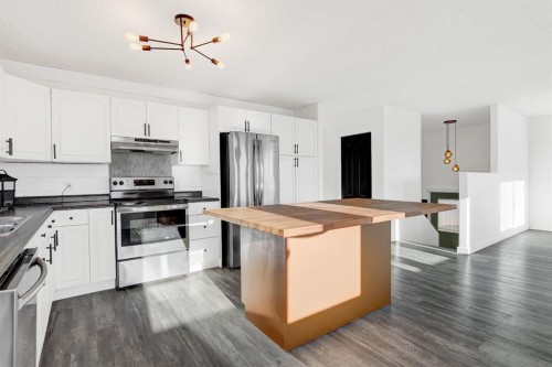 11228 107 Avenue, Fairview, AB - Indoor Photo Showing Kitchen With Double Sink