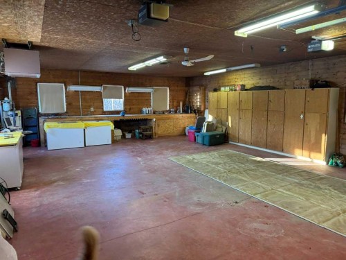 241023 Hwy 2, Rural Peace No. 135, M.D. Of, AB - Indoor Photo Showing Garage