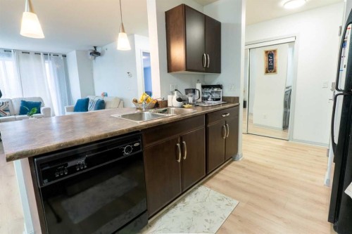 401-9120 96 Avenue, Grande Prairie, AB - Indoor Photo Showing Kitchen With Double Sink