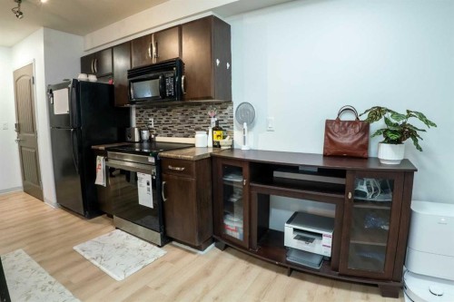401-9120 96 Avenue, Grande Prairie, AB - Indoor Photo Showing Kitchen